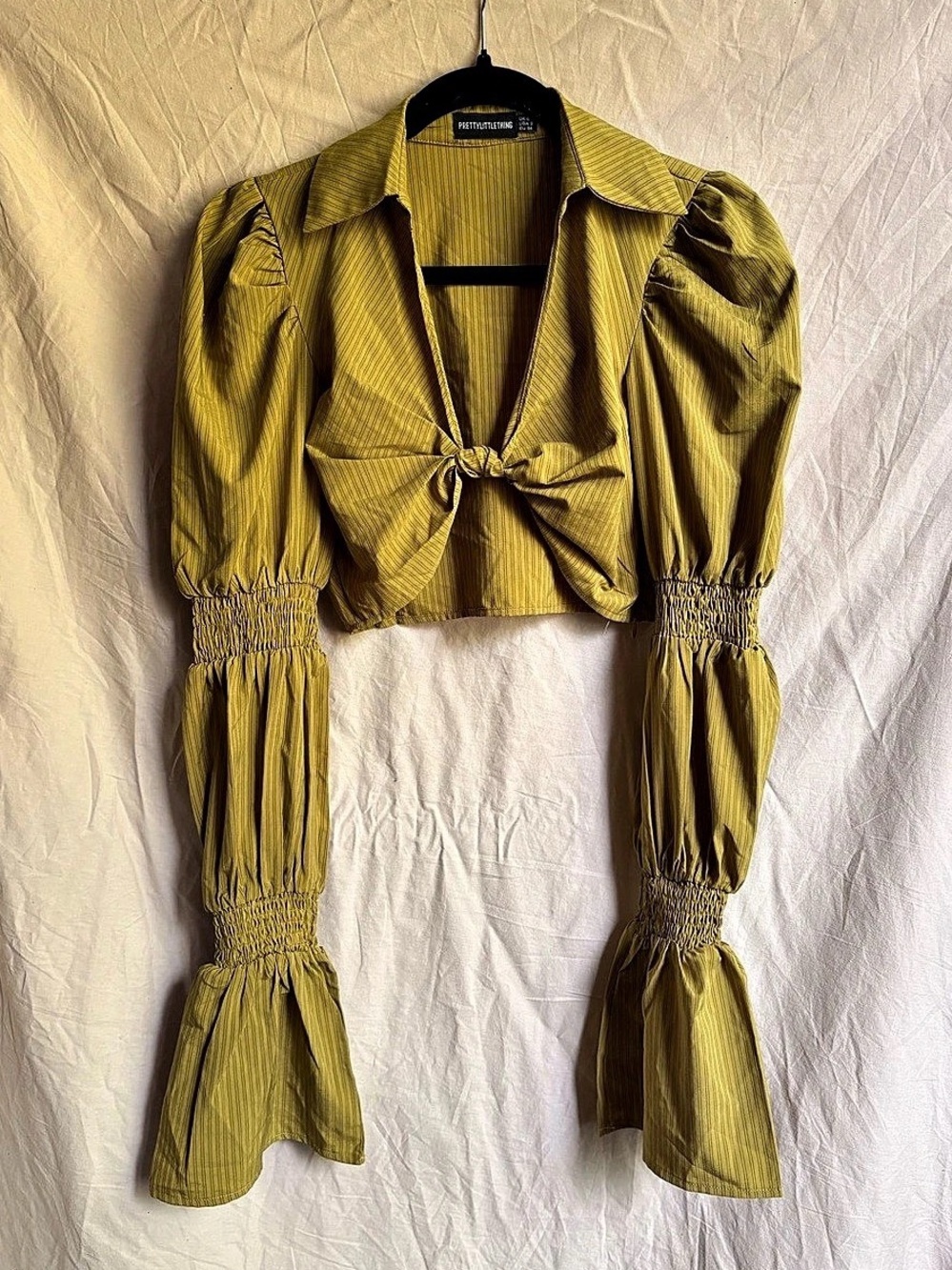 ✨ PRETTYLITTLETHING Olive Green Pinstripe Tie-Front Crop Top ✨
